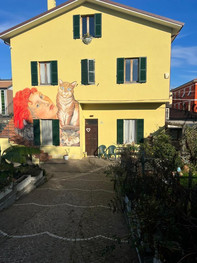 B&B I Tre Gatti ペザロ エクステリア 写真